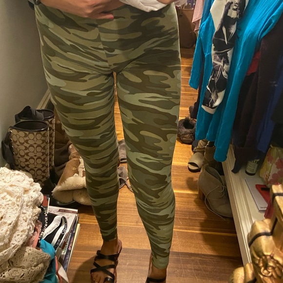Derek Heart Pants - FREE W PURCHASE Green camo leggings